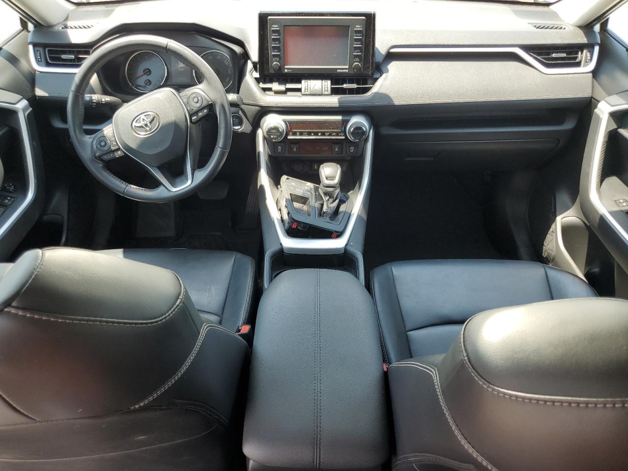 2020 Toyota Rav4 Xle Premium VIN: 2T3C1RFV0LW066100 Lot: 64781954