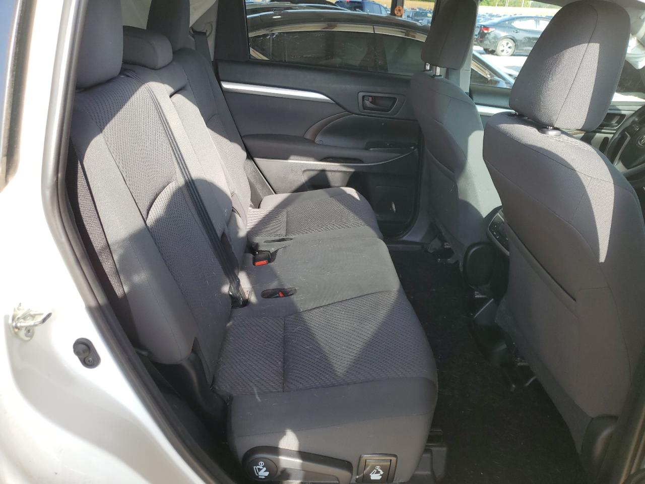 2019 Toyota Highlander Le VIN: 5TDZARFH0KS044909 Lot: 63205544