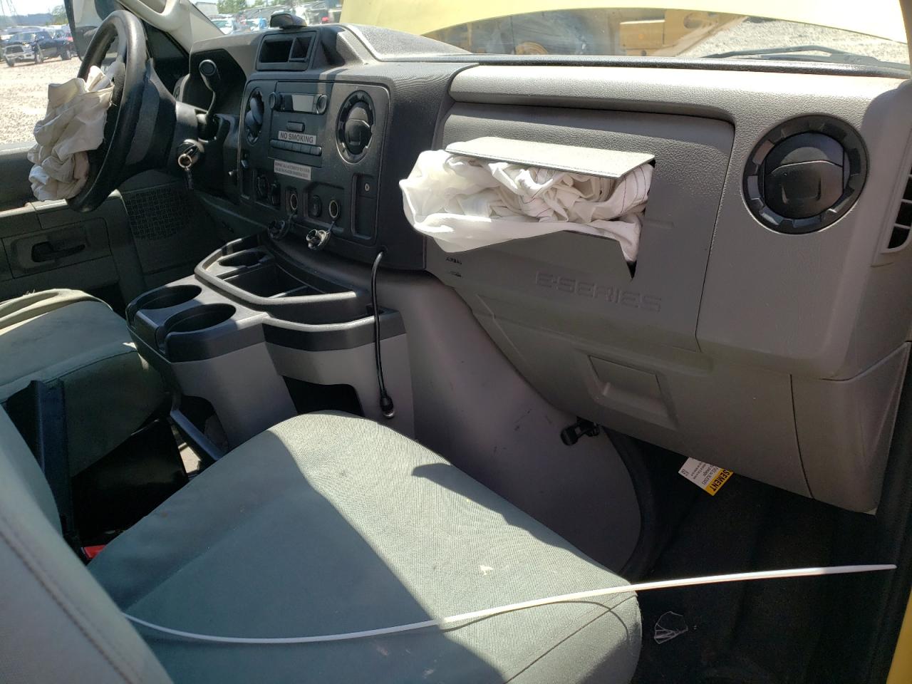 2019 Ford Econoline E450 Super Duty Cutaway Van VIN: 1FDXE4FS3KDC53742 Lot: 63181674