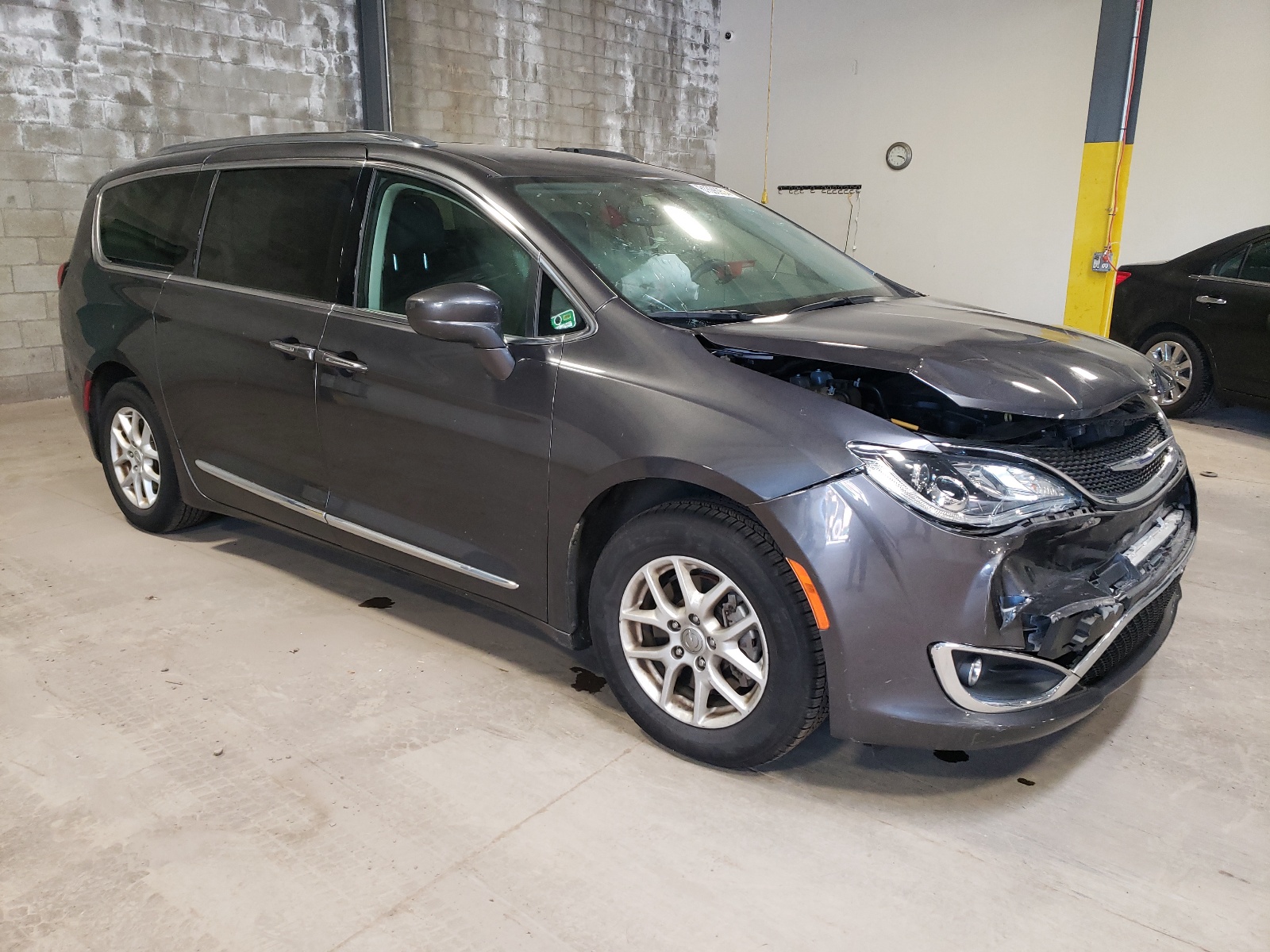 2020 Chrysler Pacifica Touring L vin: 2C4RC1BG2LR269707