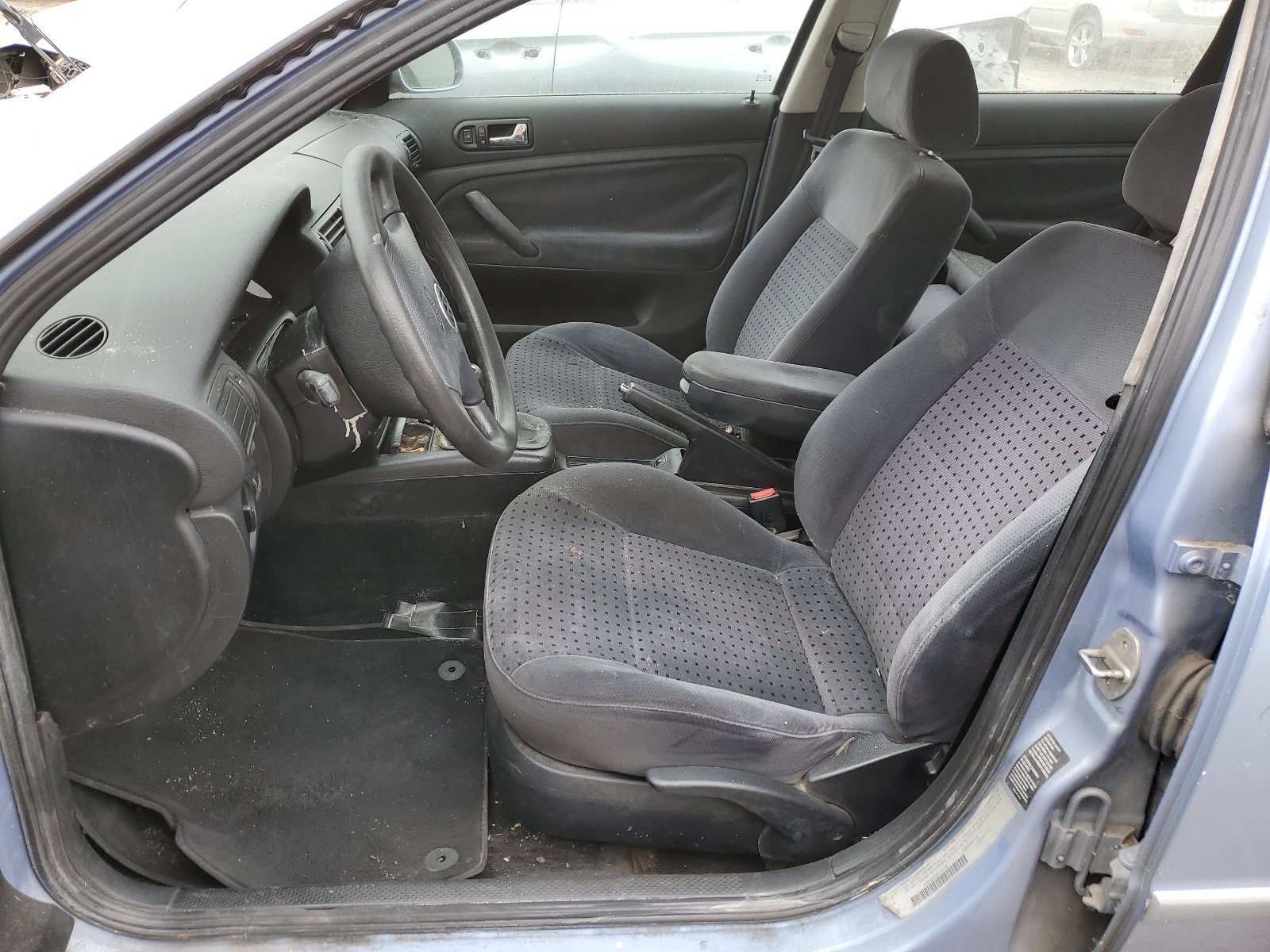 WVWMA63B2WE194170 1998 Volkswagen Passat Gls