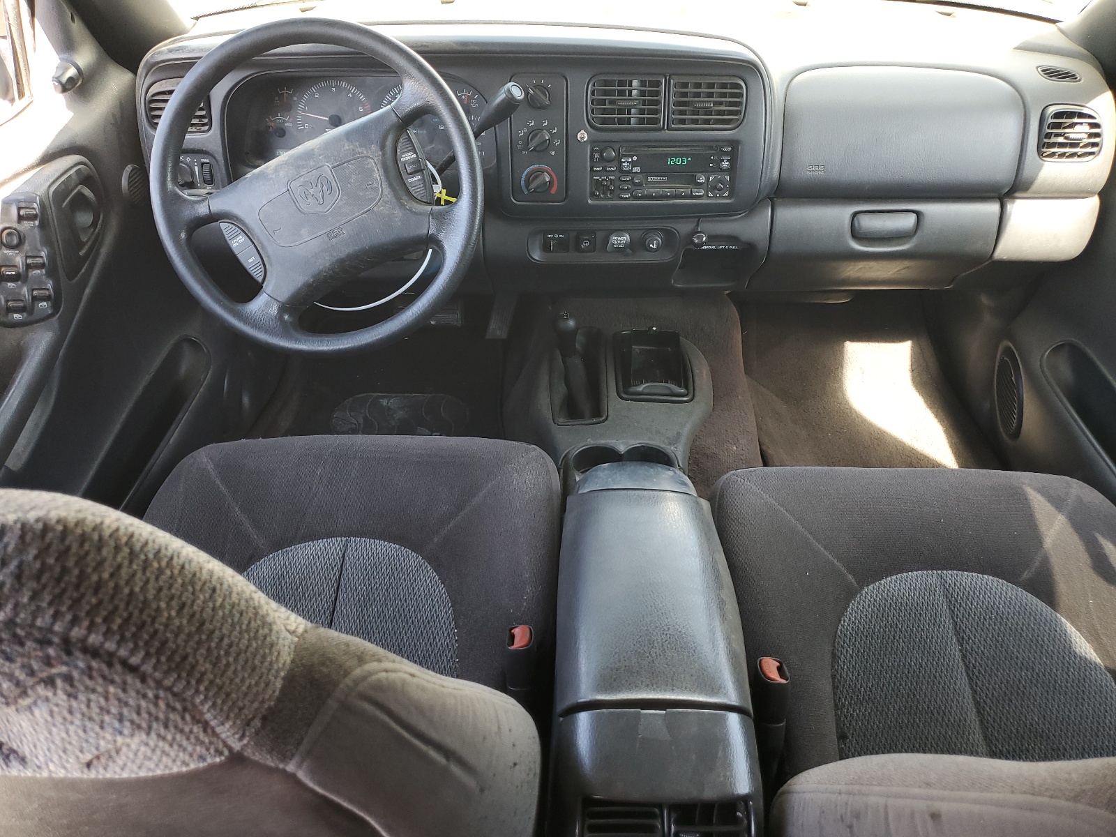 1B4HS28ZXXF522750 1999 Dodge Durango