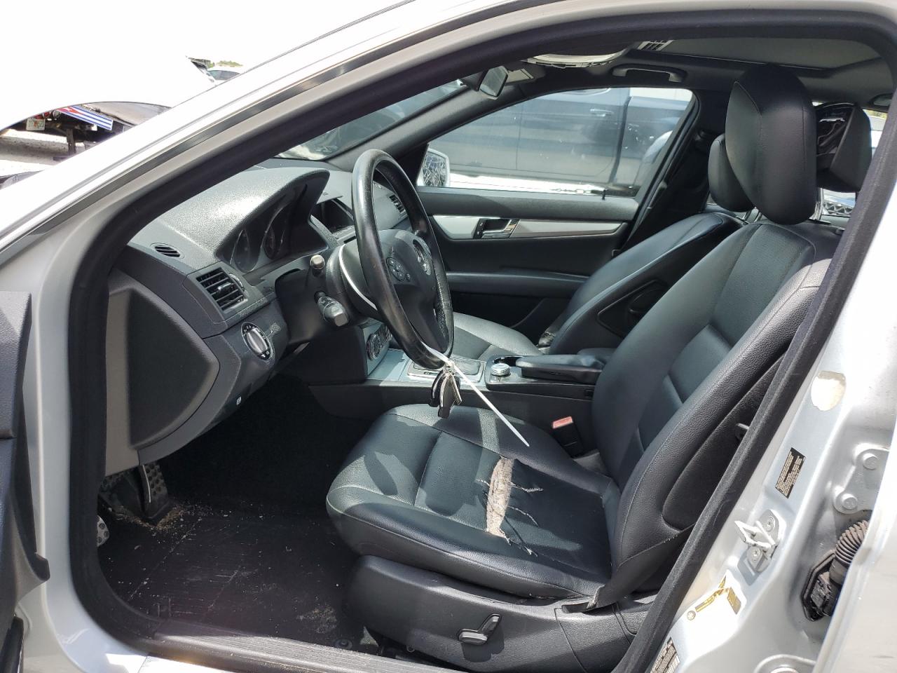 2010 Mercedes-Benz C 300 VIN: WDDGF5EB7AR124726 Lot: 64954034