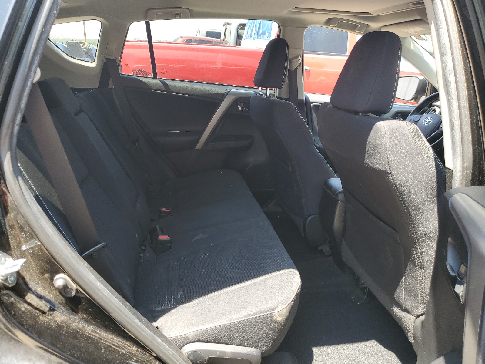 2T3RFREV3JW732876 2018 Toyota Rav4 Adventure