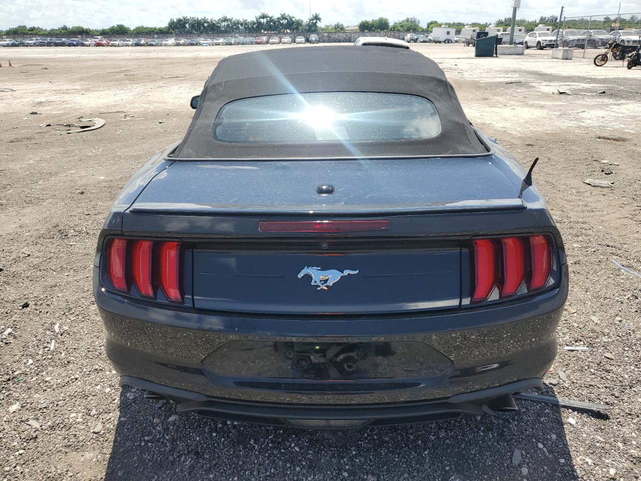 2021 Ford Mustang VIN: 1FATP8UH9M5112527 Lot: 63934844