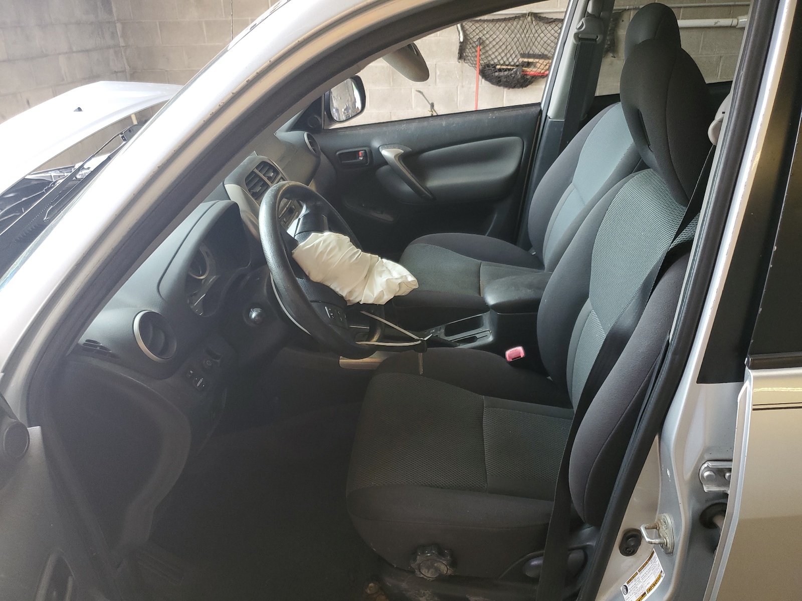 JTEGD20V240040334 2004 Toyota Rav4