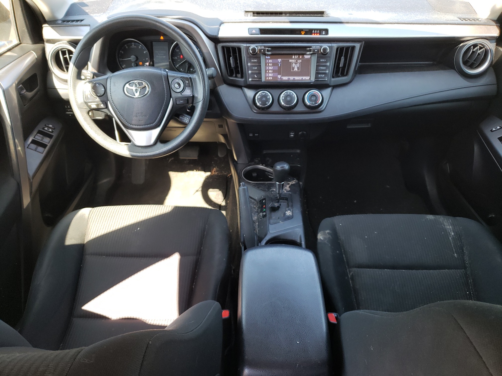 JTMBFREV0HJ705810 2017 Toyota Rav4 Le
