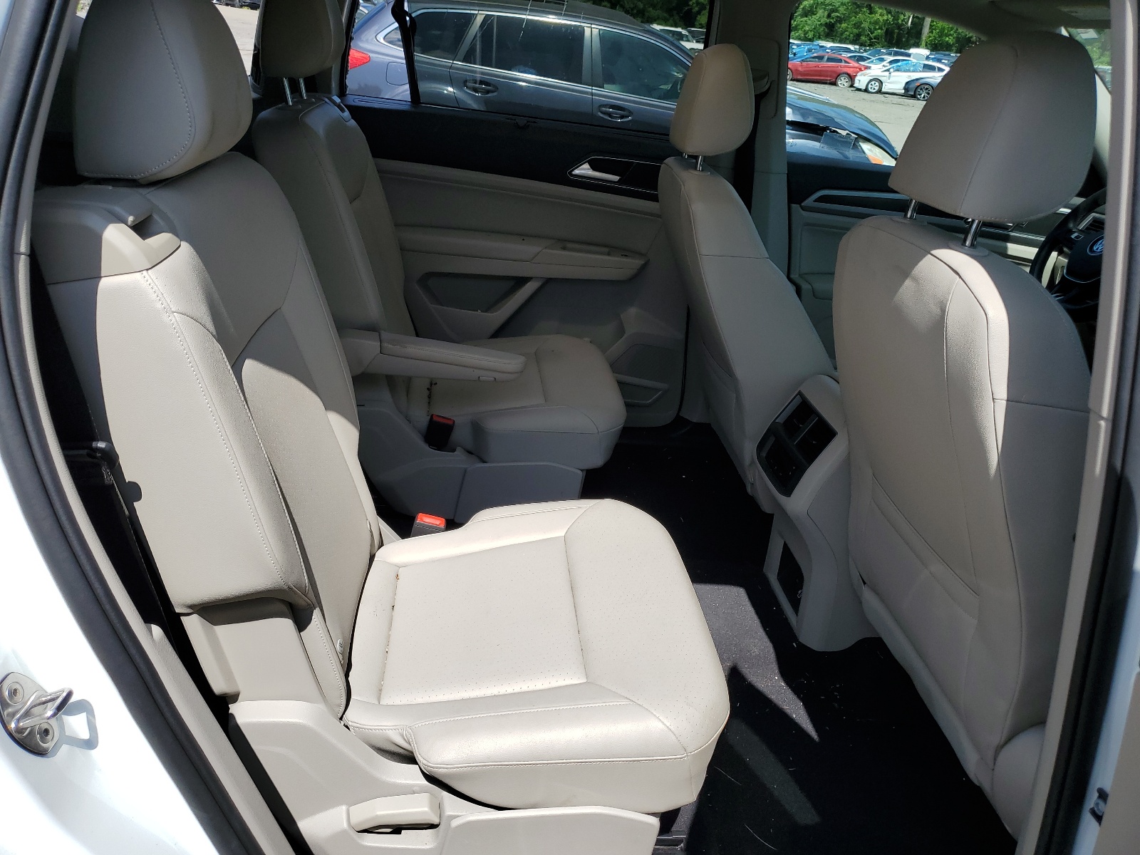 1V2UR2CA1KC610528 2019 Volkswagen Atlas Se