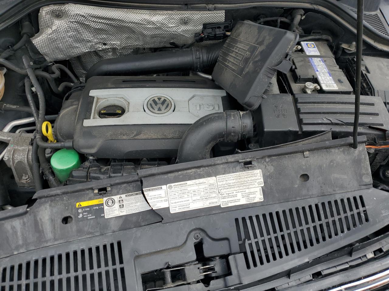 2017 Volkswagen Tiguan - Image 11