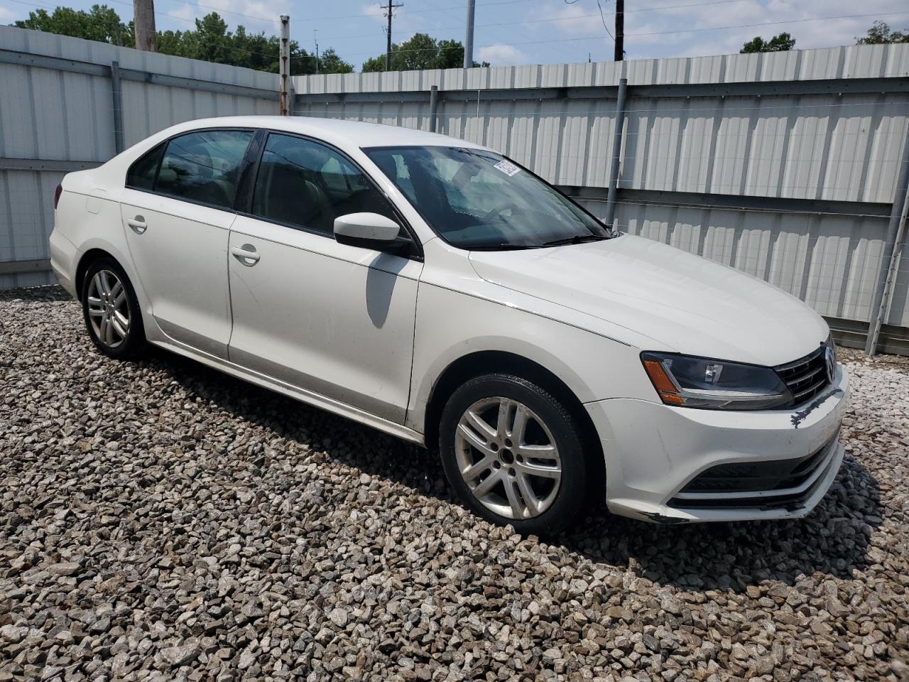 2018 Volkswagen Jetta - Image 4