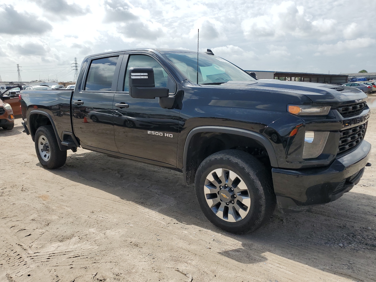 2GC4YME75N1210693 2022 Chevrolet Silverado K2500 Custom