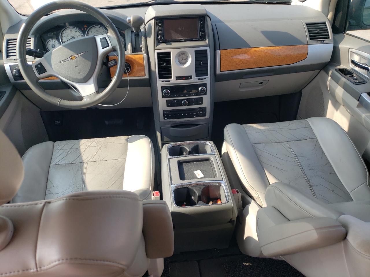 2010 Chrysler Town & Country Limited VIN: 2A4RR7DX4AR392138 Lot: 63902674