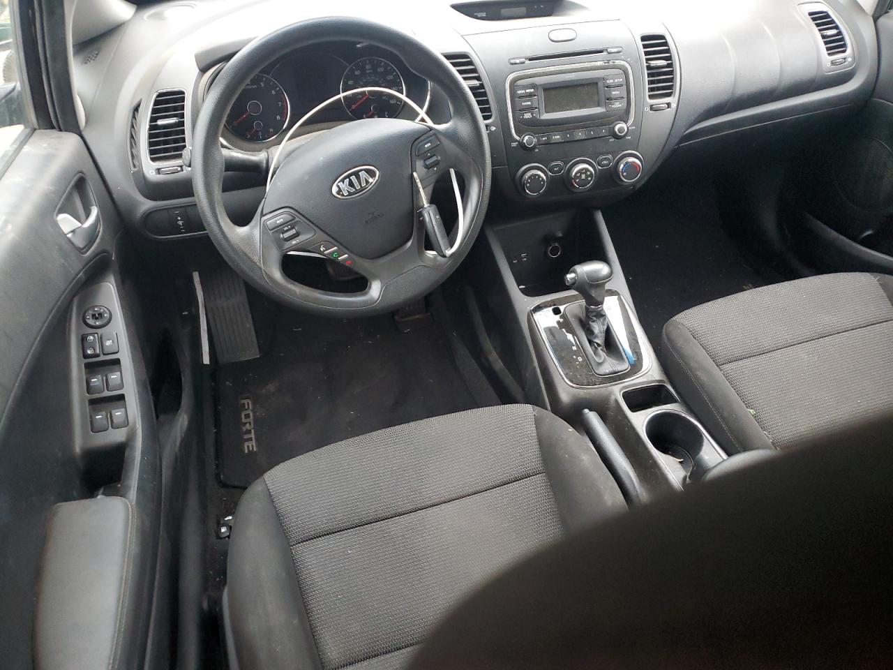 3KPFK4A78HE160010 2017 Kia Forte Lx