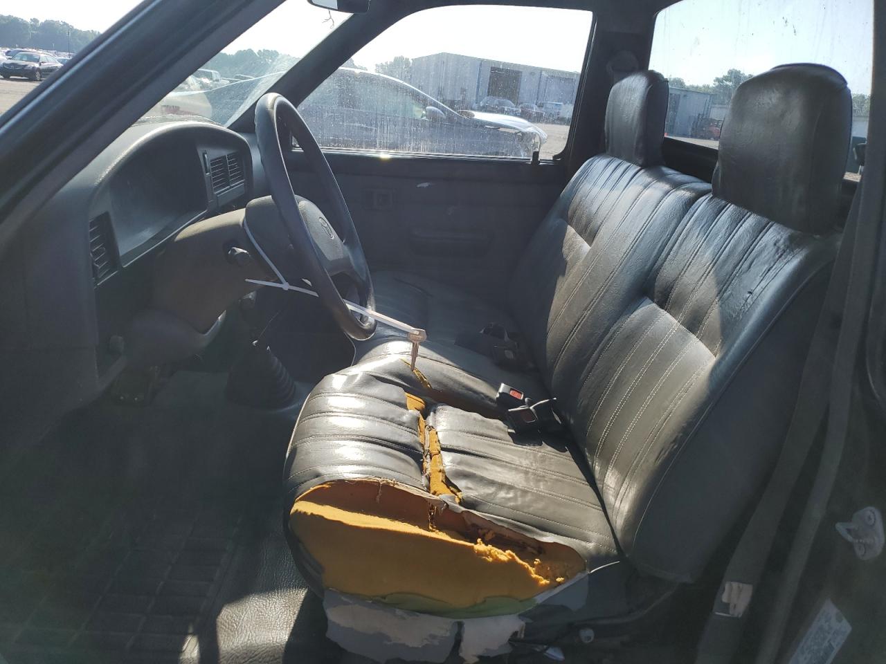 1992 Toyota Pickup 1/2 Ton Short Wheelbase VIN: JT4RN81A9N5138354 Lot: 64821934