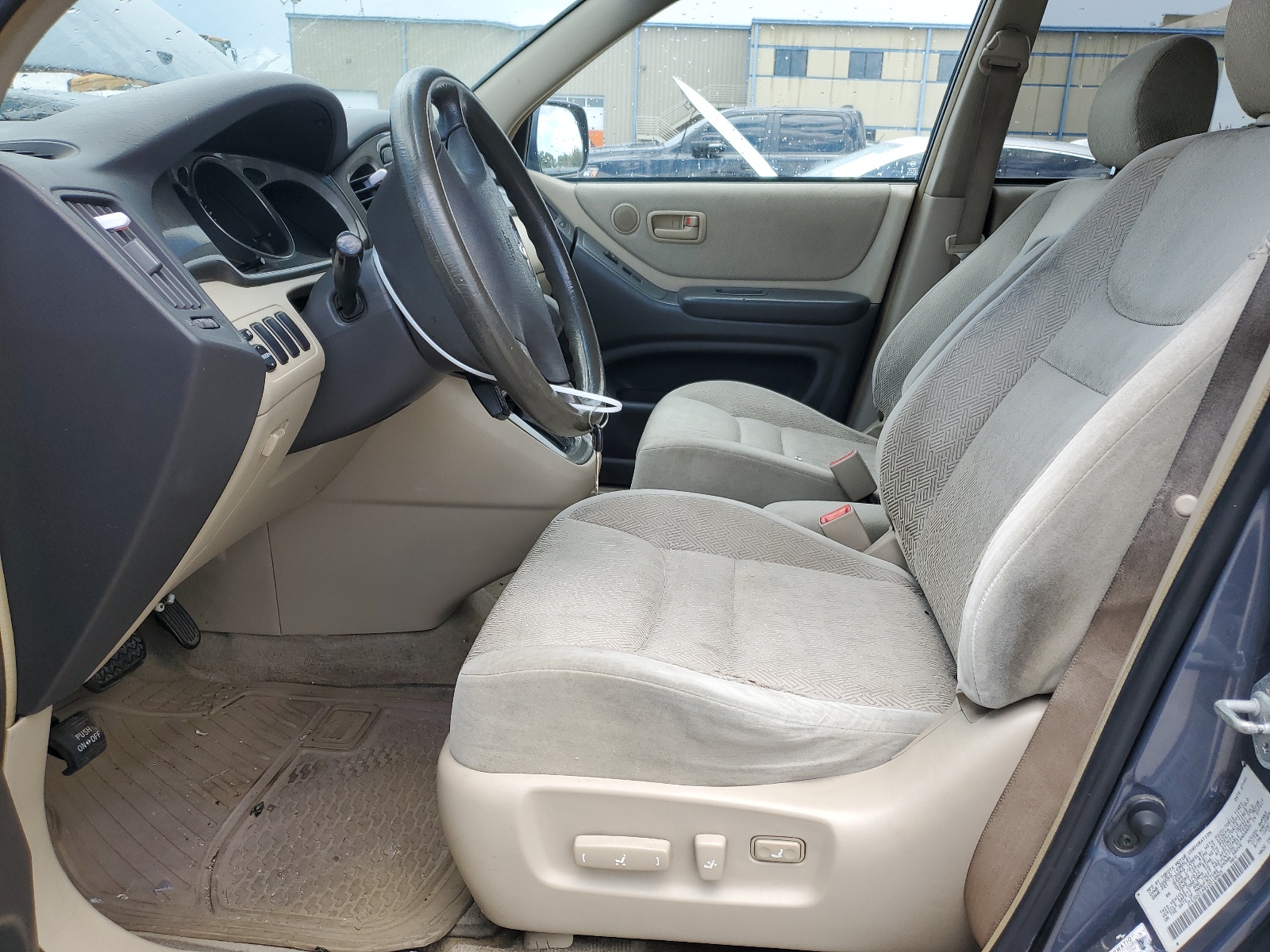 JTEGD21A810018605 2001 Toyota Highlander