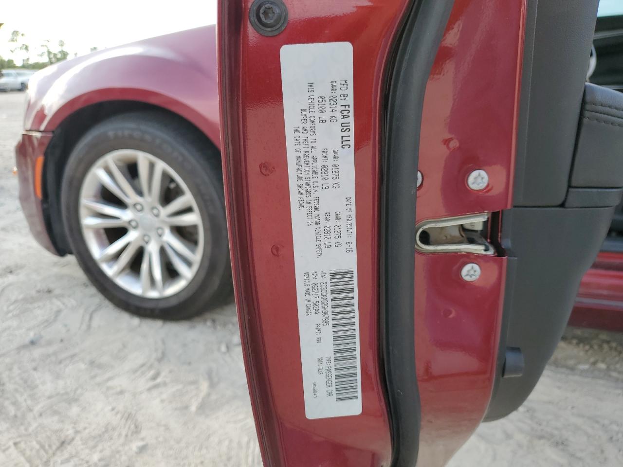 2016 Chrysler 300 Limited VIN: 2C3CCAAG2GH307895 Lot: 63035024