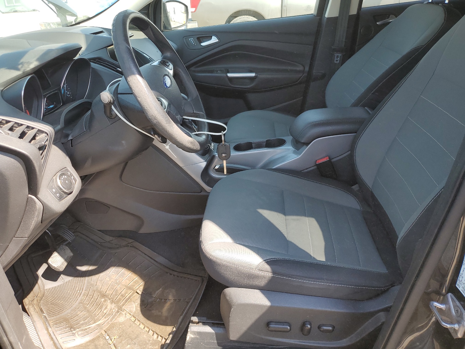 1FMCU9GXXGUC82672 2016 Ford Escape Se