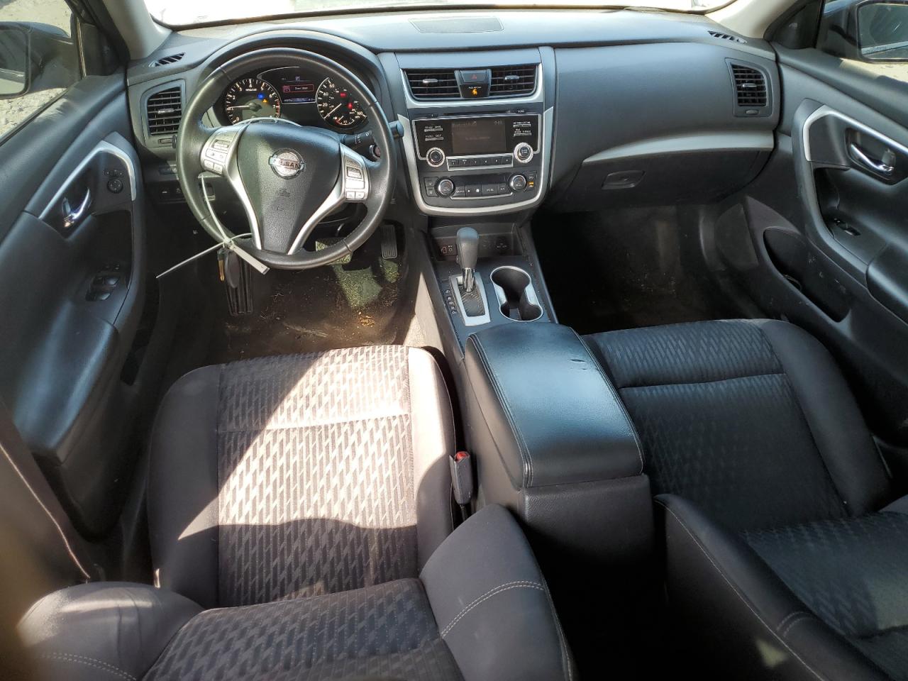 2017 Nissan Altima - Image 8