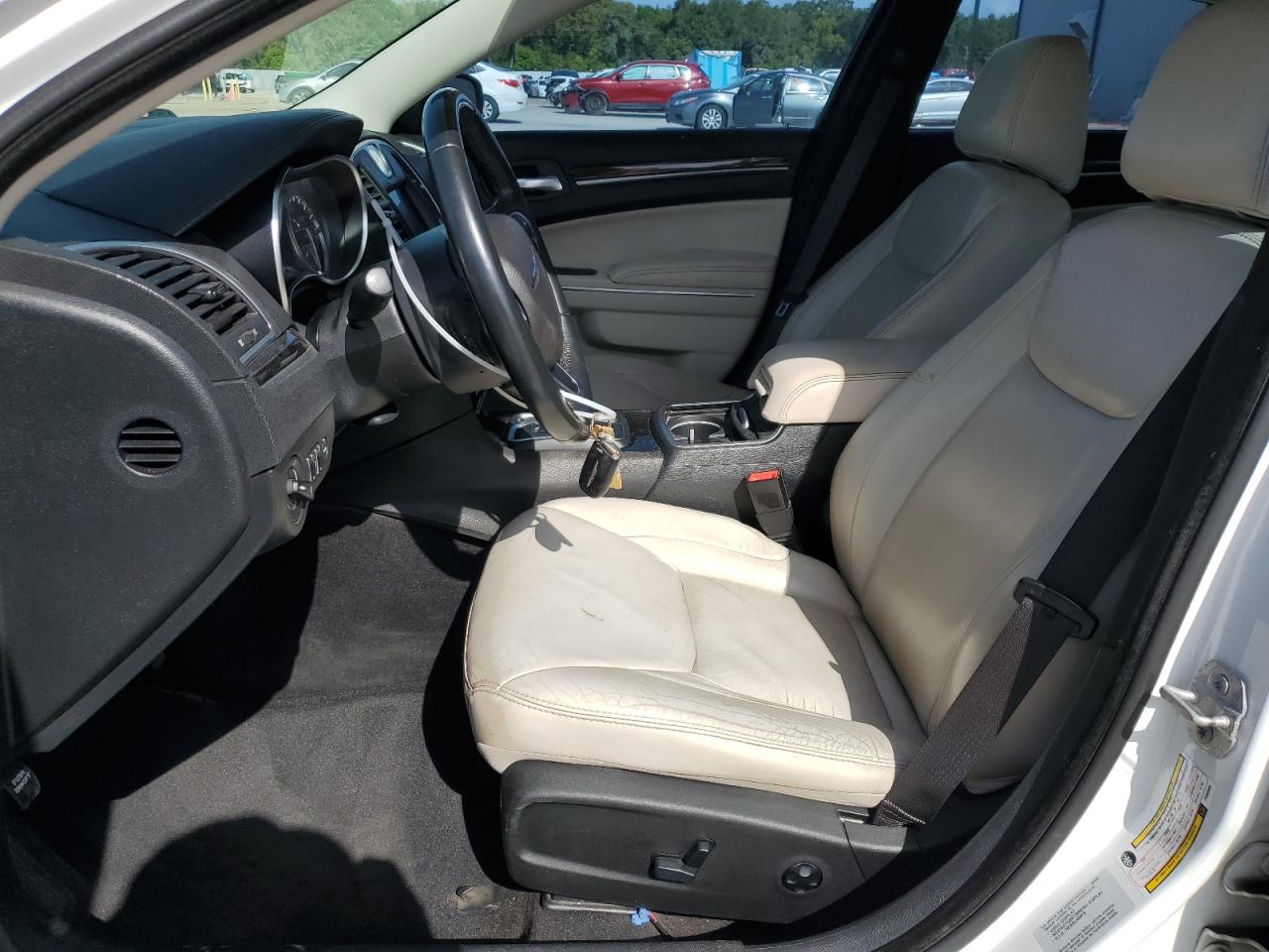 2015 Chrysler 300 Limited VIN: 2C3CCAAG0FH903909 Lot: 64144444