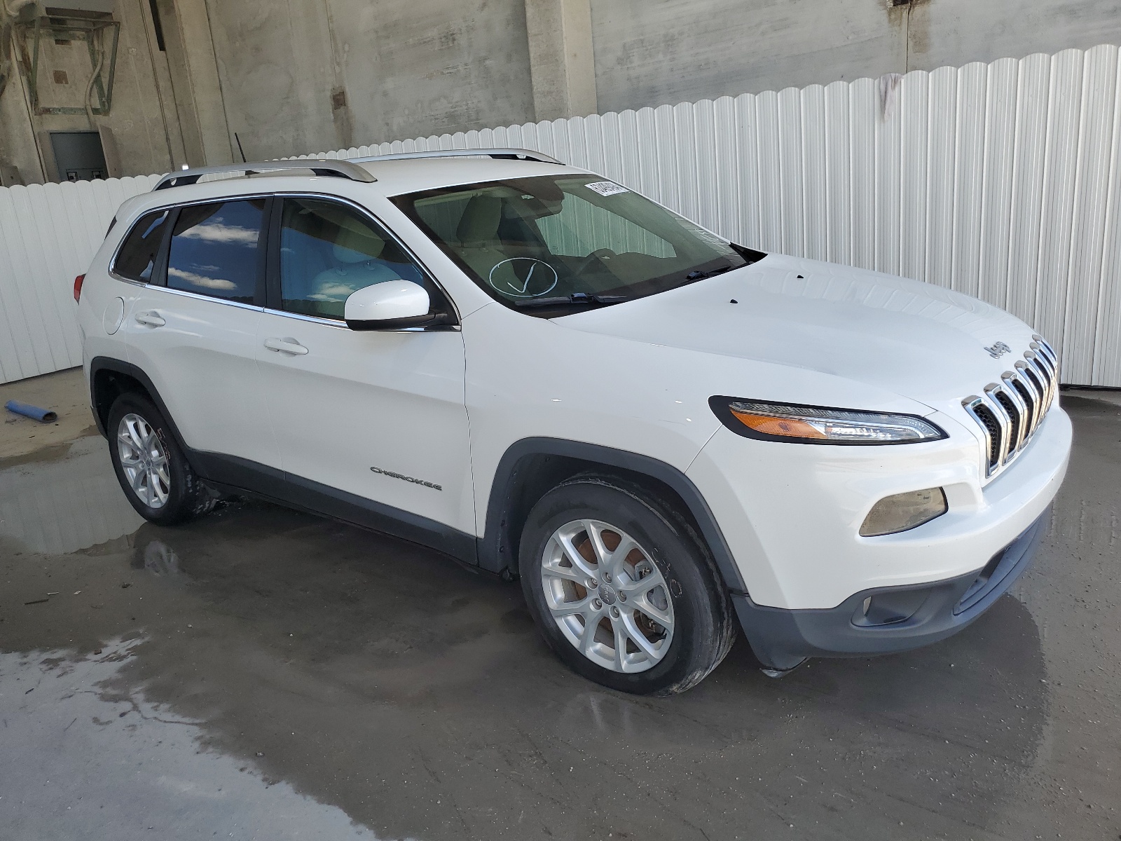 2018 Jeep Cherokee Latitude vin: 1C4PJLCX6JD524737