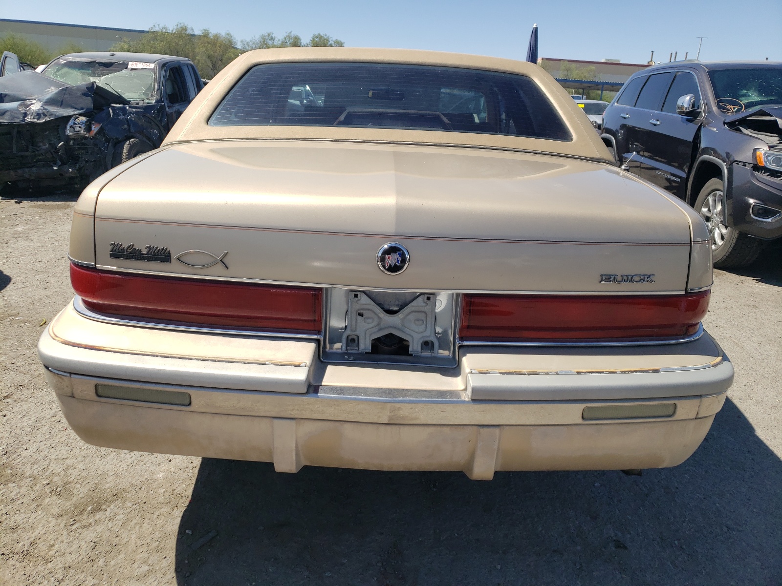 1G4BT5377NR473687 1992 Buick Roadmaster Limited
