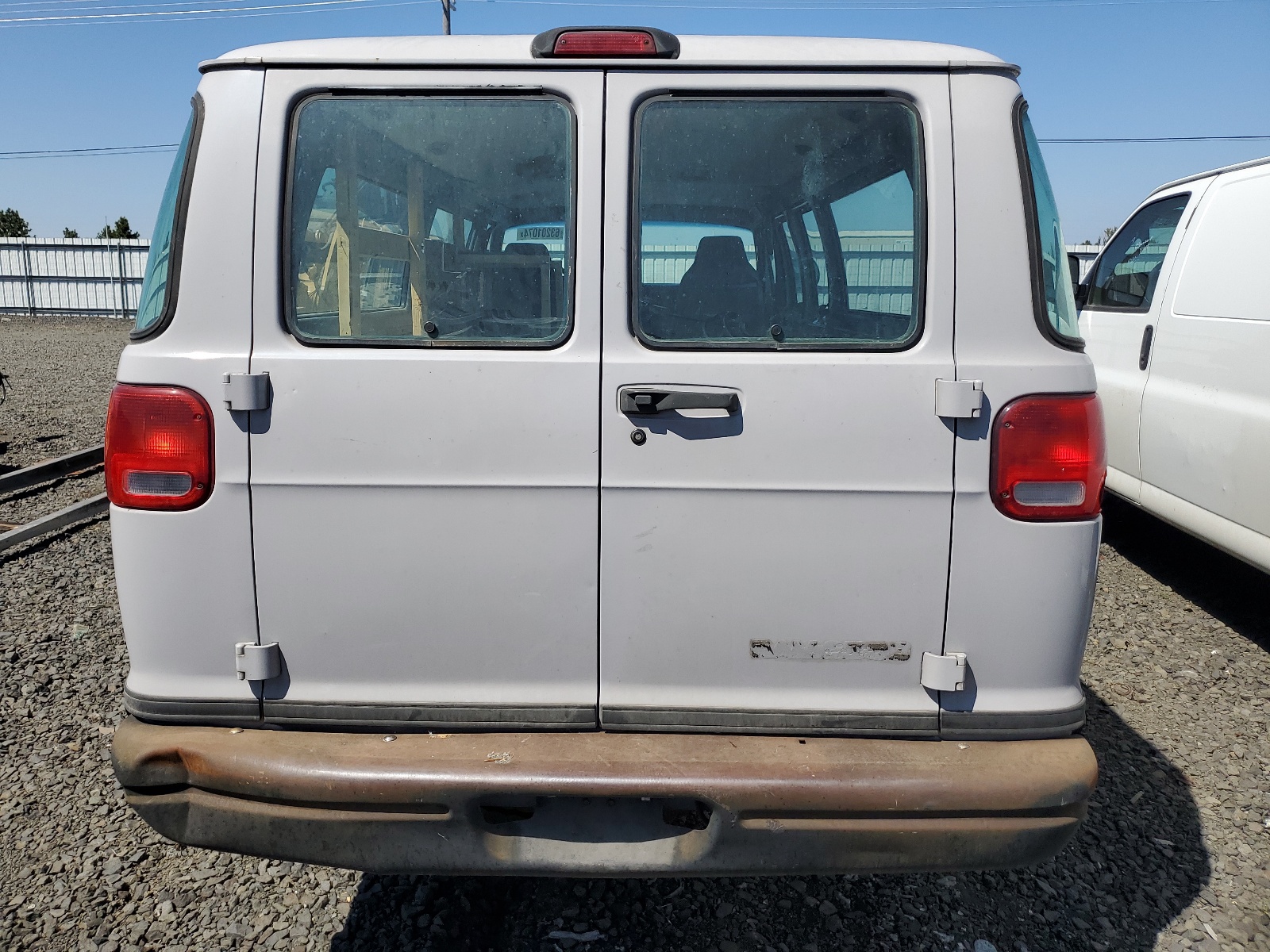 2B5WB35Y7YK144720 2000 Dodge Ram Wagon B3500