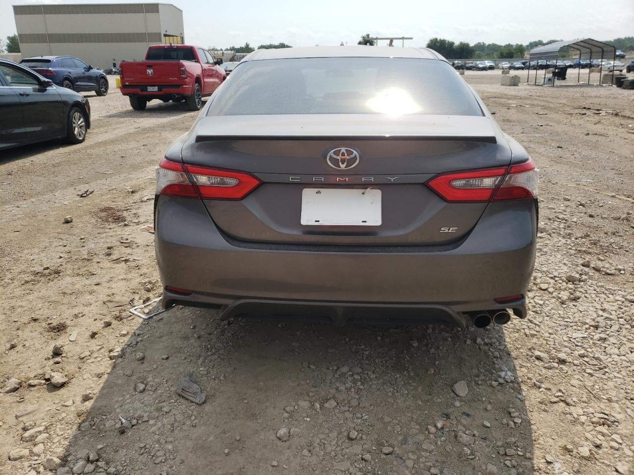 4T1B11HK3JU667541 2018 Toyota Camry L