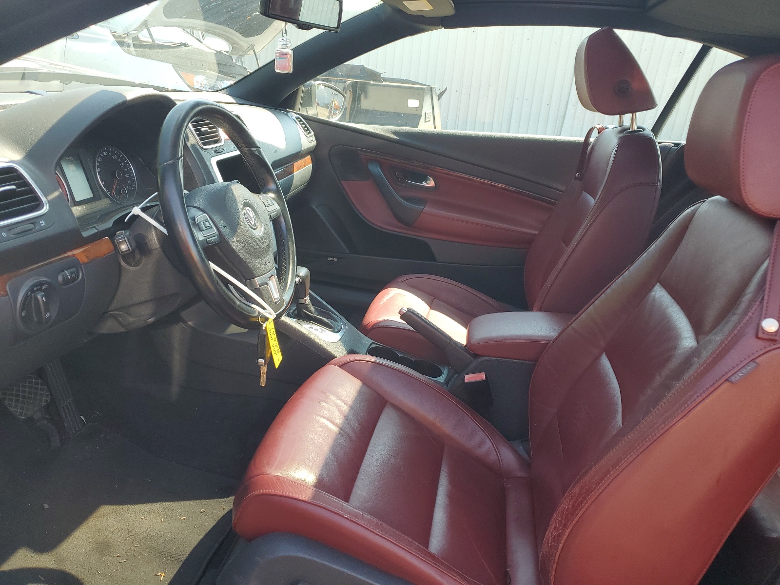 WVWFA7AH7AV010176 2010 Volkswagen Eos Lux