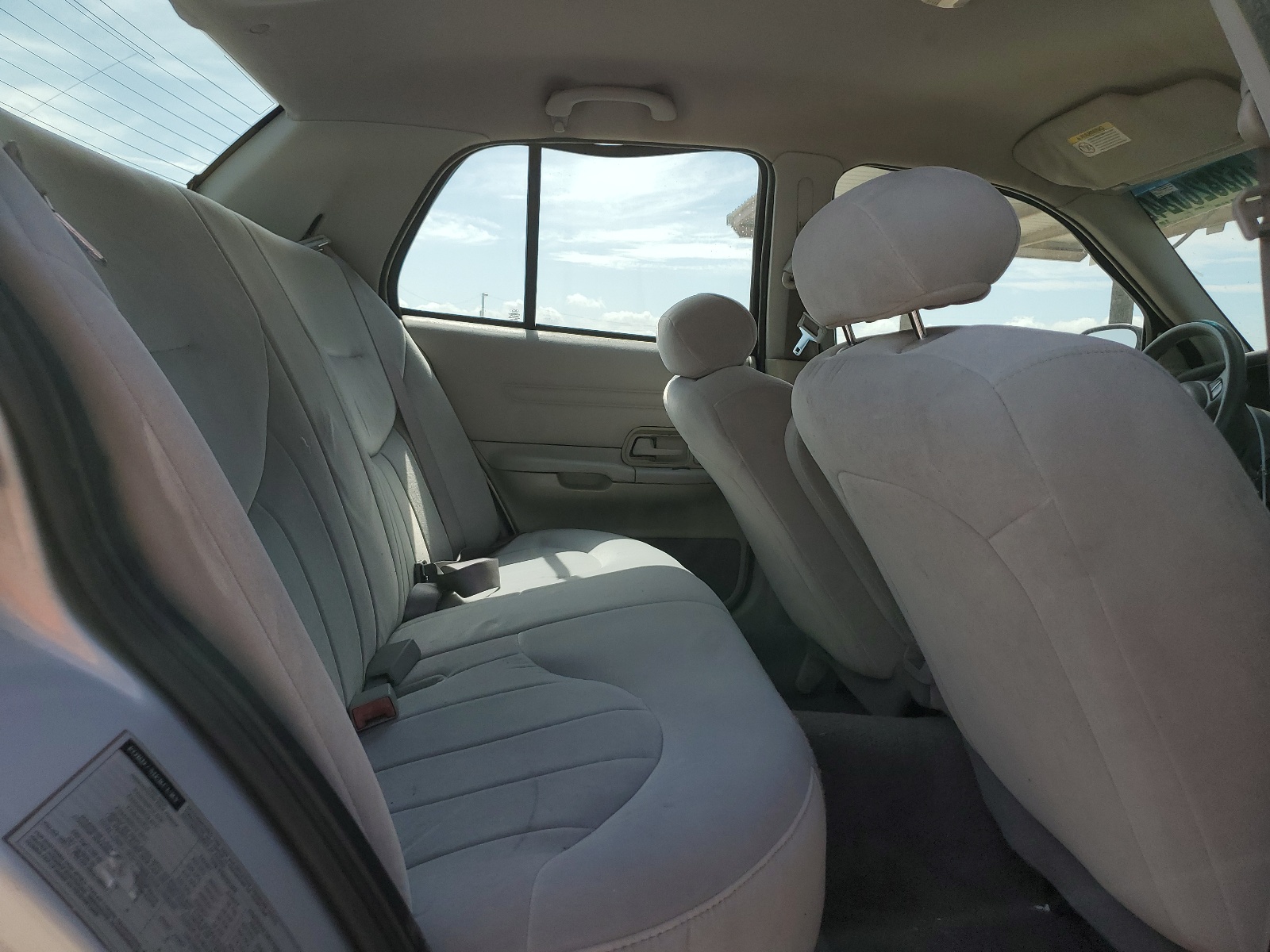 2FAFP73W71X114603 2001 Ford Crown Victoria