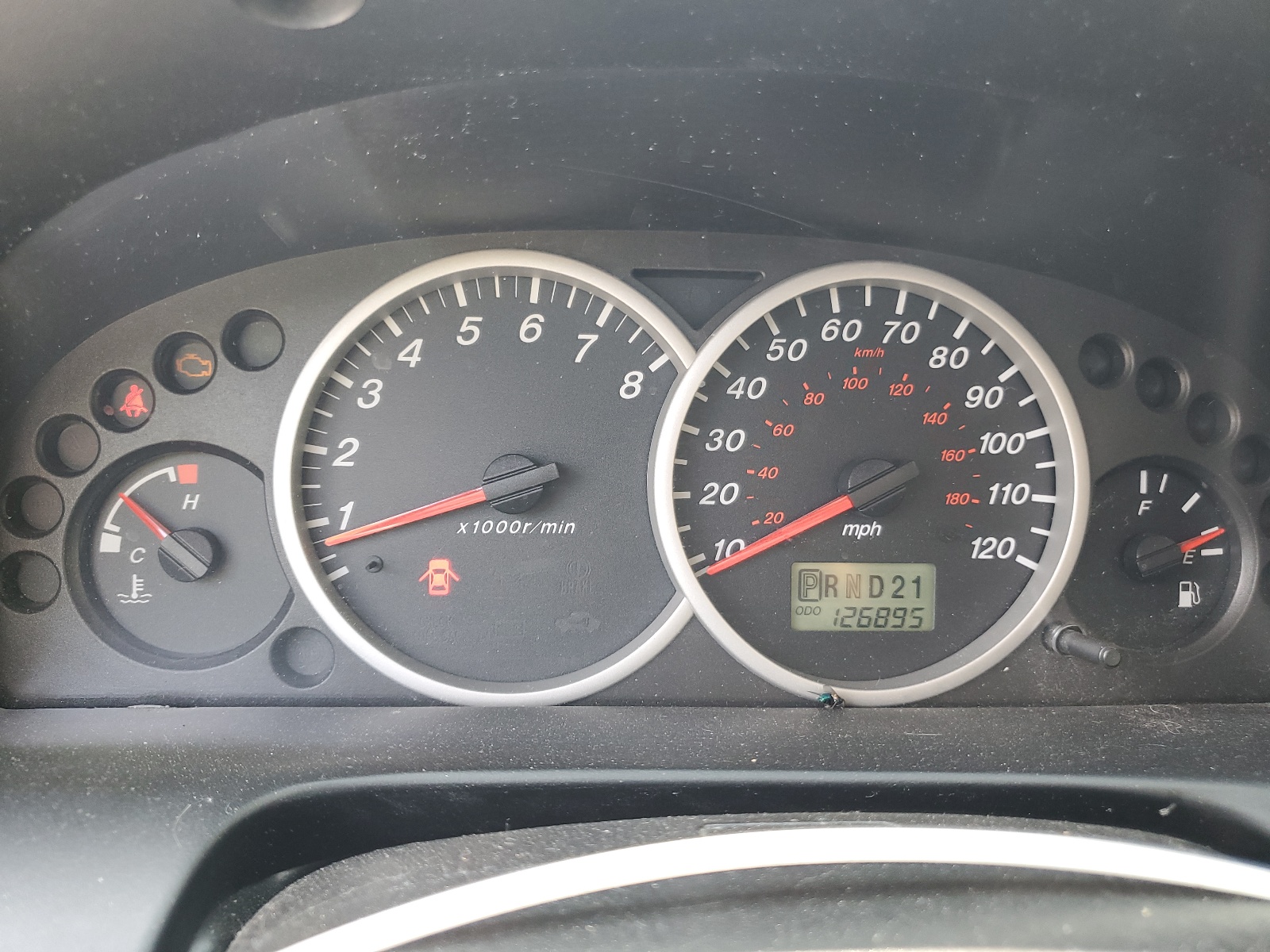 4F2CZ96144KM18689 2004 Mazda Tribute Es