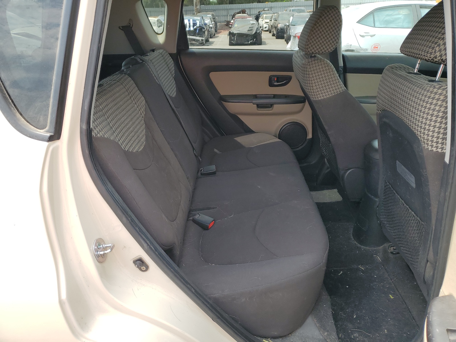 KNDJT2A20B7729164 2011 Kia Soul +