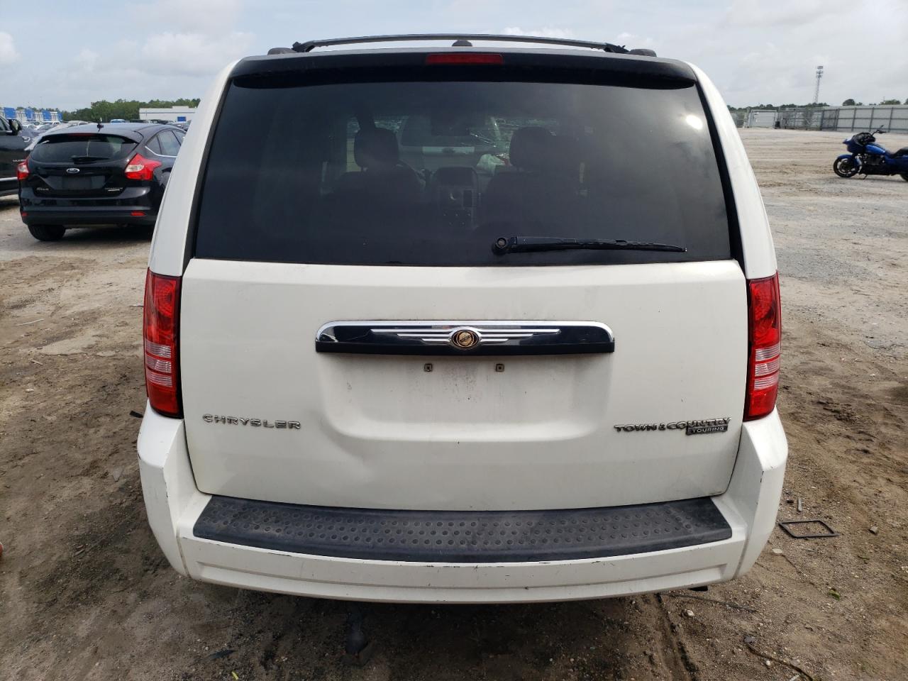 2010 Chrysler Town & Country Touring VIN: 2A4RR5D11AR285628 Lot: 62328914