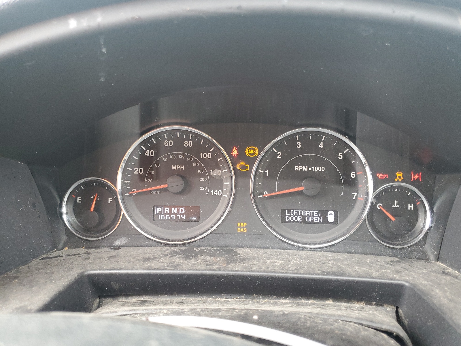 1J4RG4GK9AC125431 2010 Jeep Commander Sport