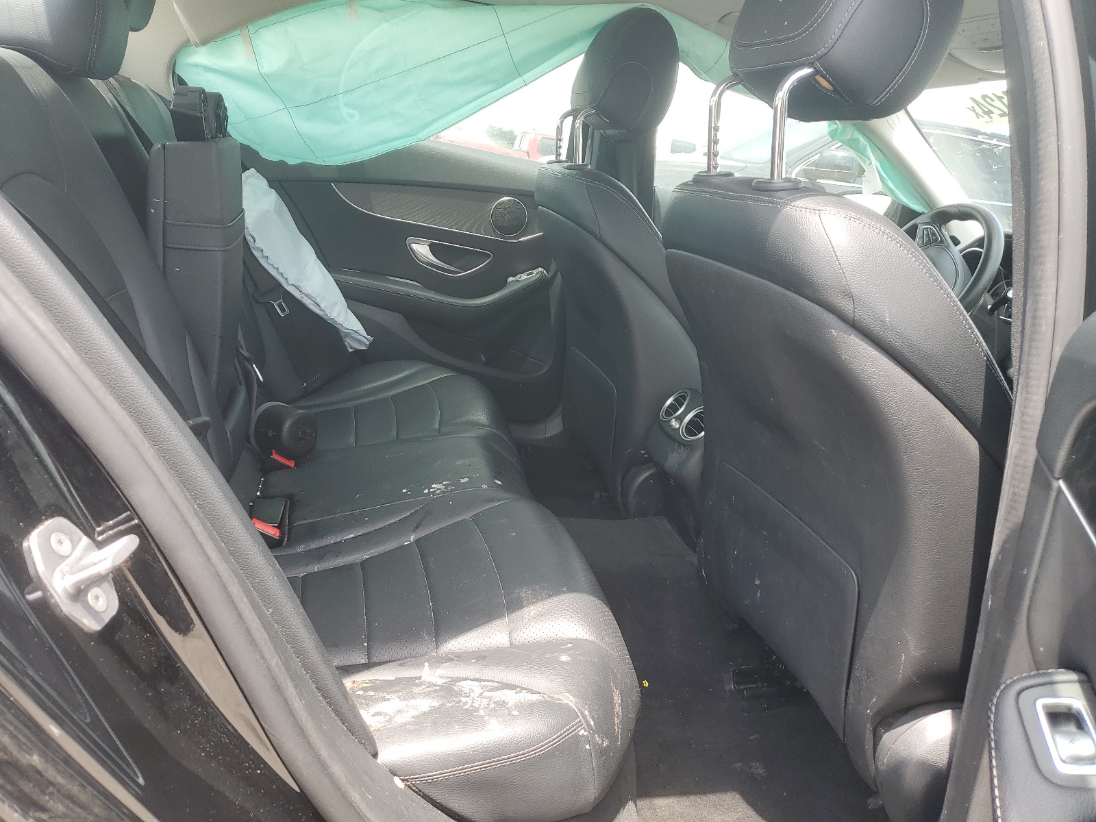 55SWF4JB9HU233032 2017 Mercedes-Benz C 300