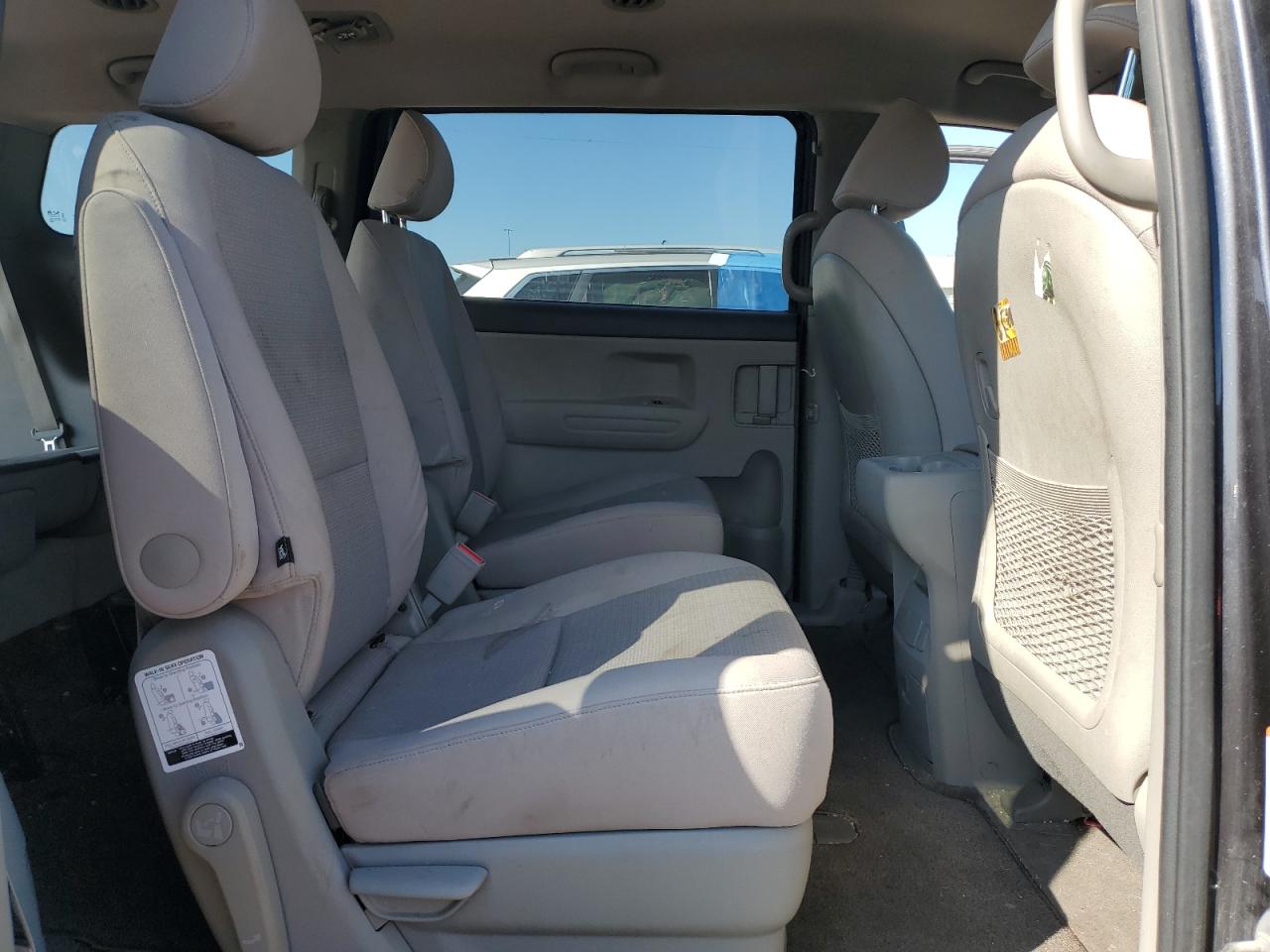 KNDMB5C13H6225941 2017 Kia Sedona Lx