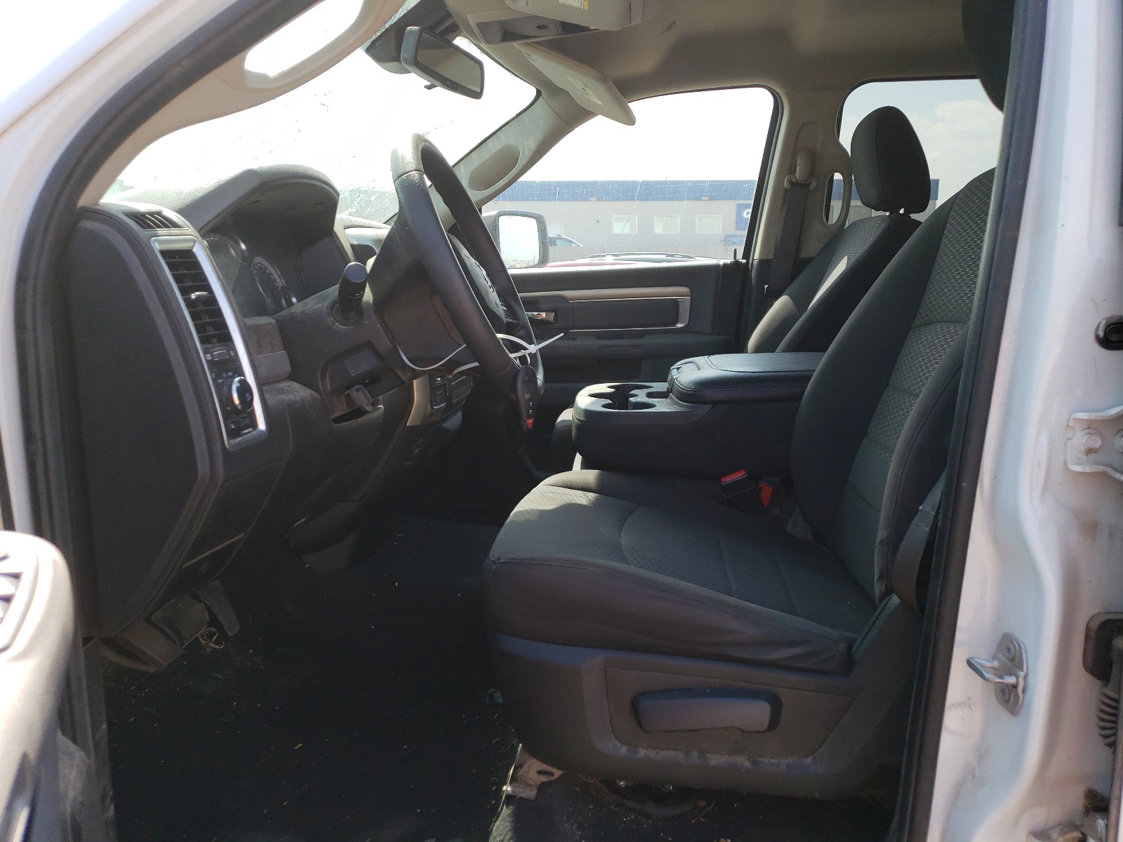 1C6RR7GT9KS703231 2019 Ram 1500 Classic Slt