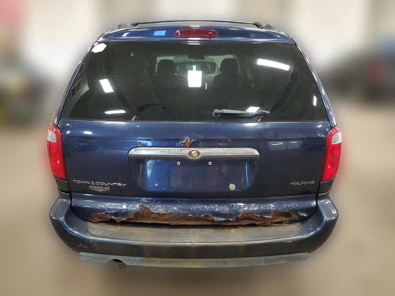 2005 Chrysler Town & Country Touring VIN: 2C8GP54L95R582977 Lot: 61539544