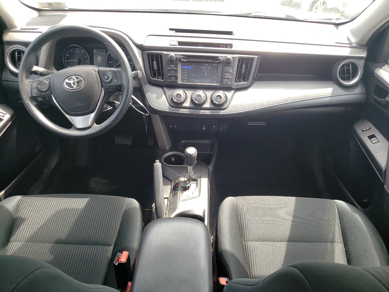 2T3BFREV4HW638078 2017 Toyota Rav4 Le