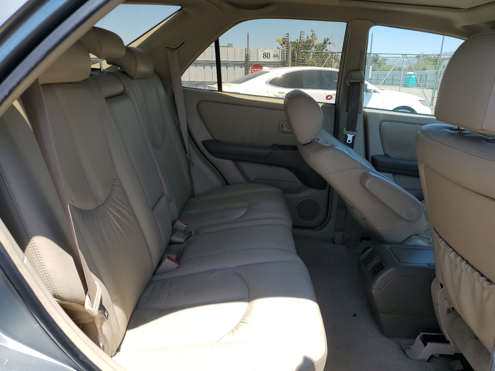 JT6GF10U1Y0071913 2000 Lexus Rx 300