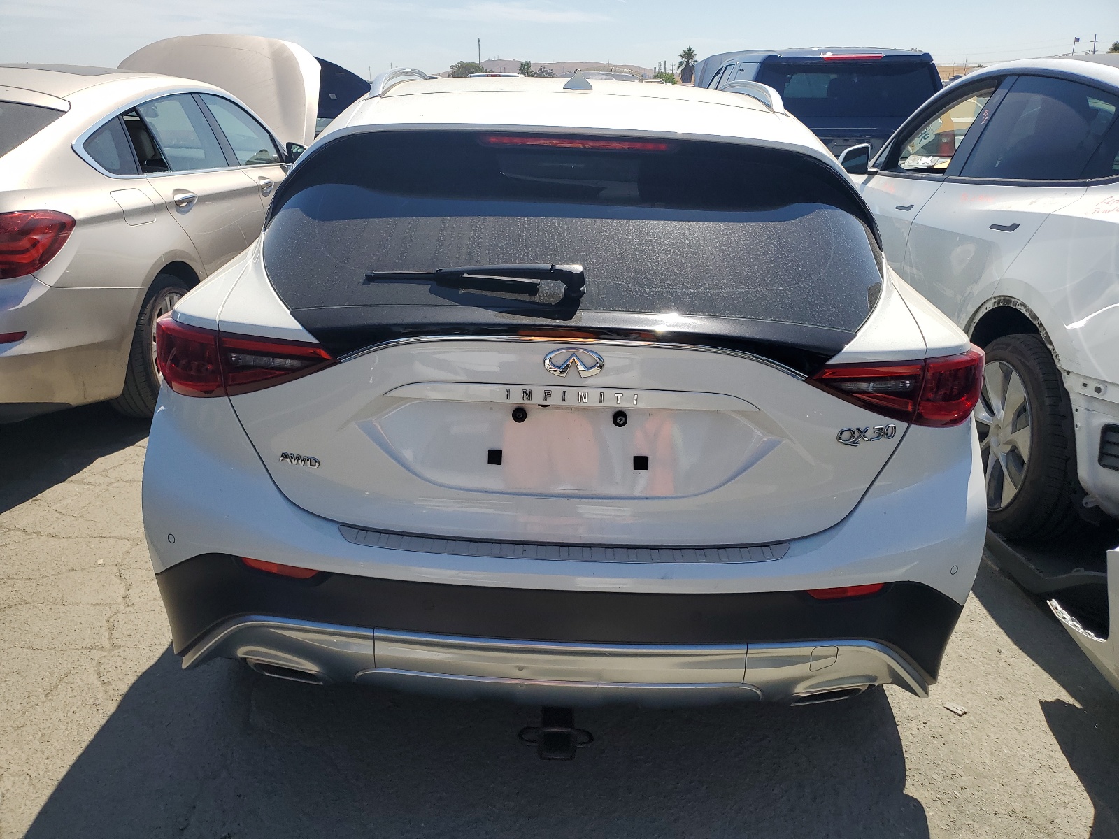 SJKCH5CR8JA048030 2018 Infiniti Qx30 Base