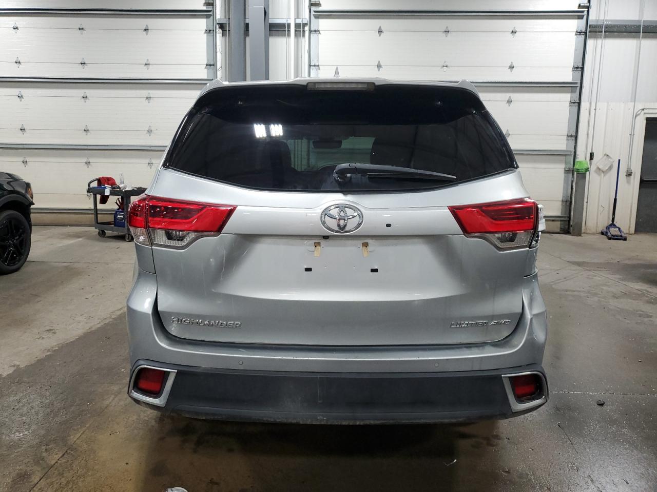 2018 Toyota Highlander Limited VIN: 5TDDZRFH3JS907834 Lot: 62742404