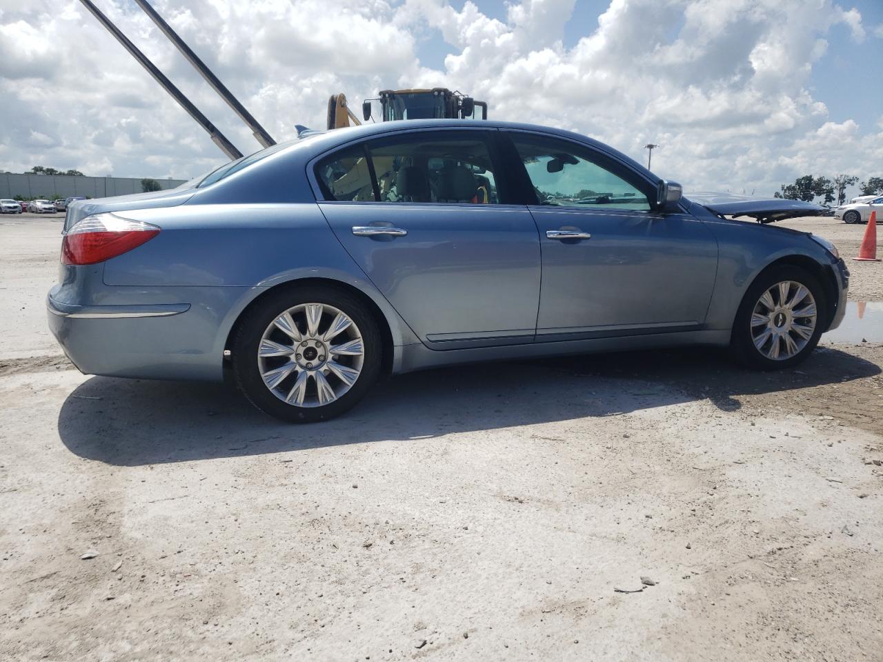 2010 Hyundai Genesis 3.8L VIN: KMHGC4DE2AU075923 Lot: 63056574