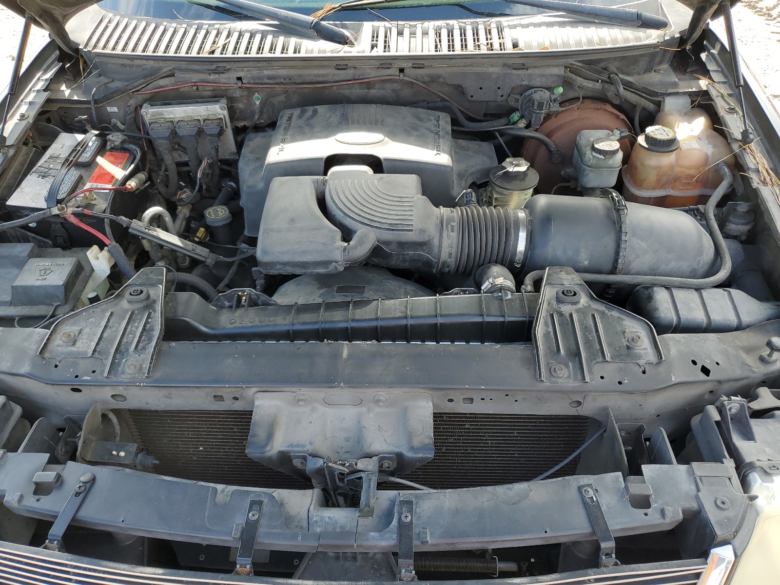 1FMPU17L54LA05347 2004 Ford Expedition Eddie Bauer