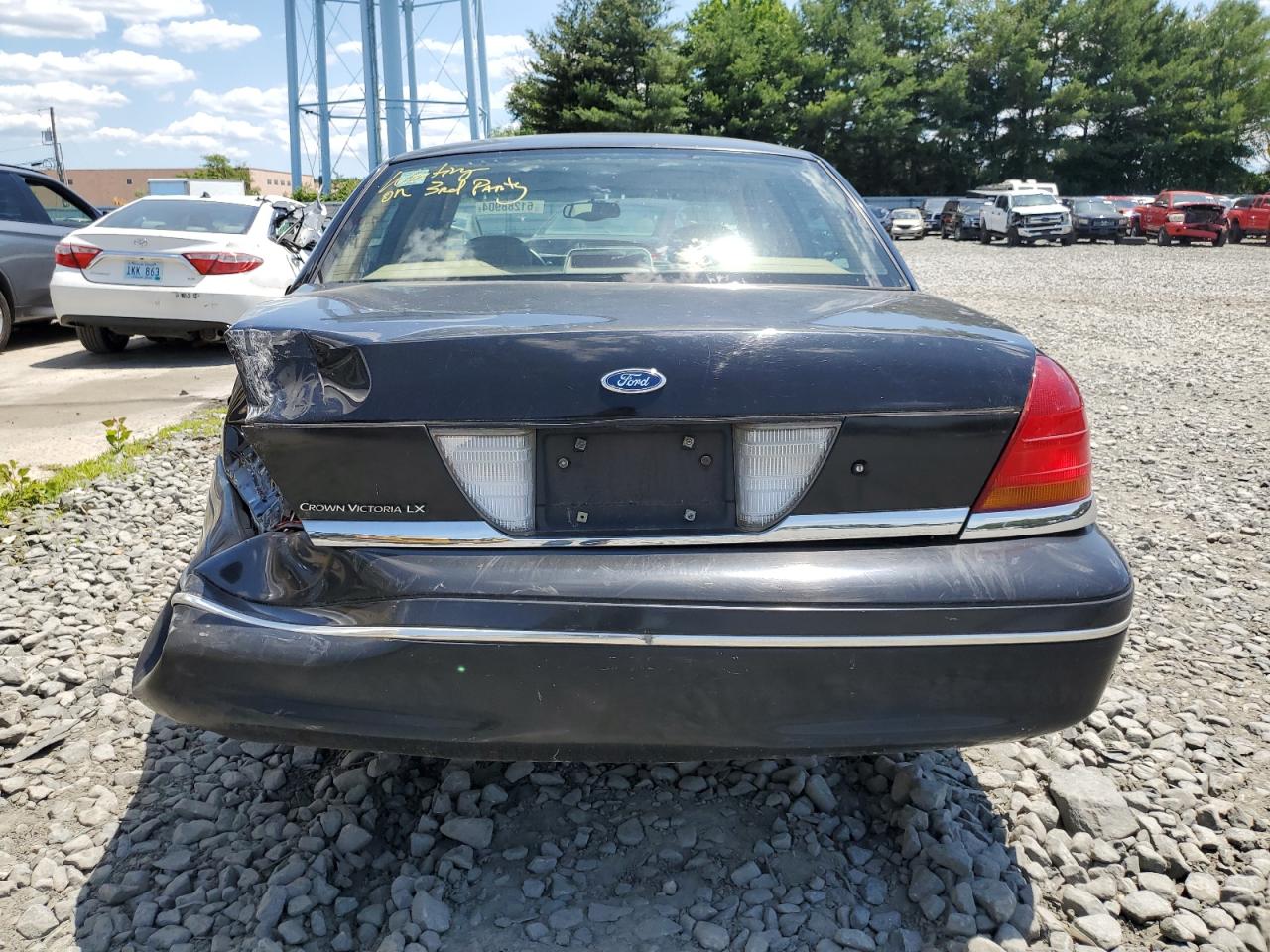 1998 Ford Crown Victoria Lx VIN: 2FAFP74W6WX193140 Lot: 61288904