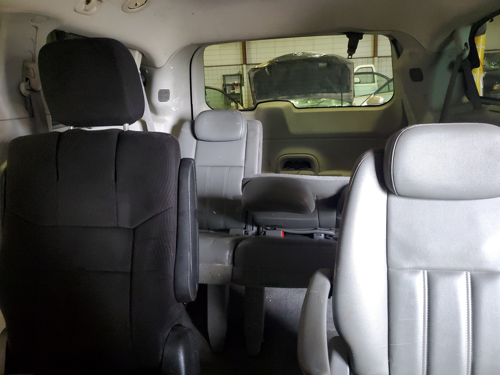 2A4RR5D17AR162688 2010 Chrysler Town & Country Touring