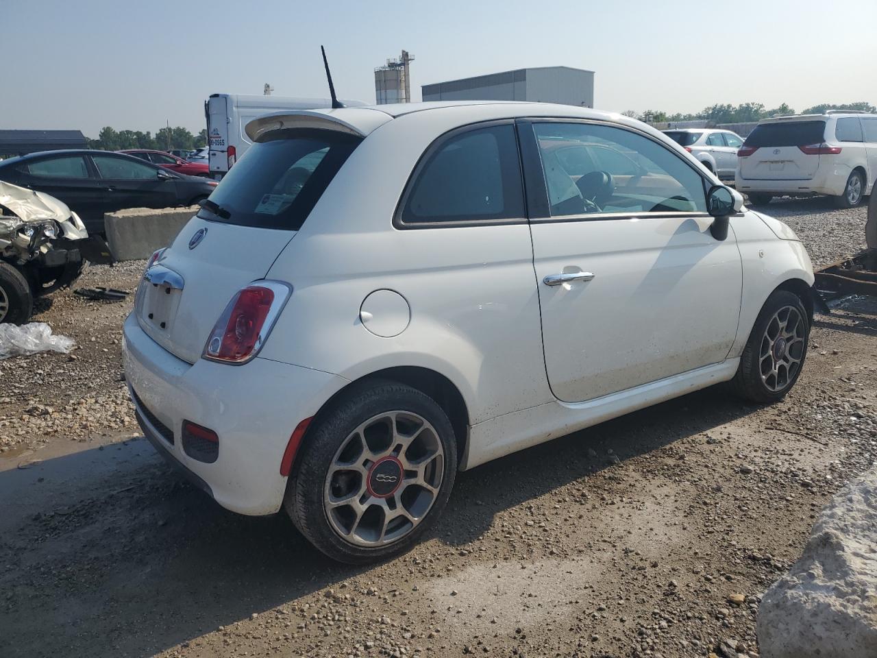 2015 Fiat 500 Sport VIN: 3C3CFFBR1FT555761 Lot: 61223404