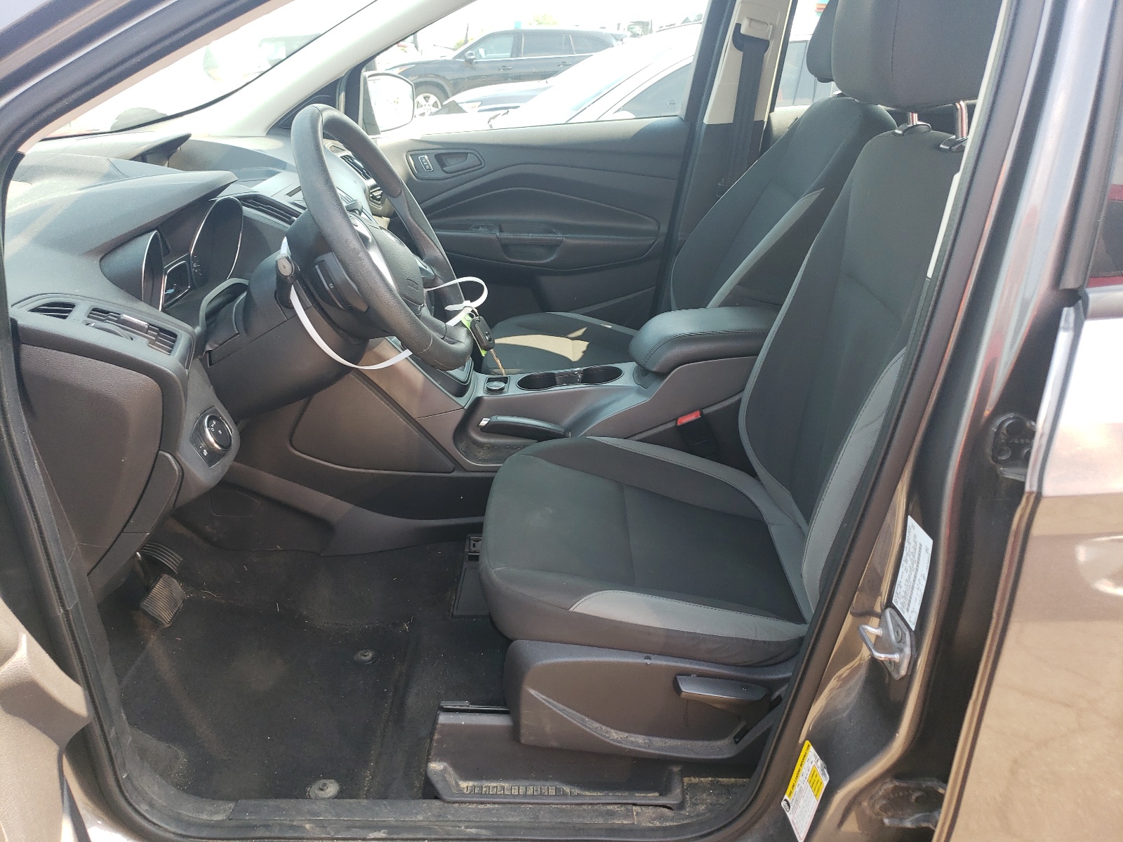 1FMCU0F72EUA98210 2014 Ford Escape S