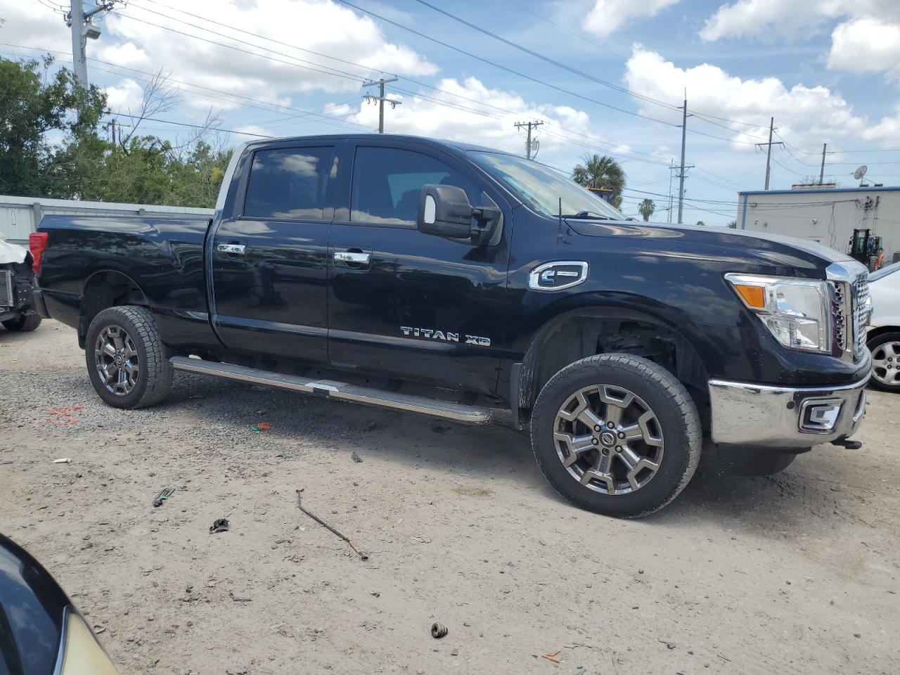 2017 Nissan Titan Xd Sl vin: 1N6BA1F4XHN565096