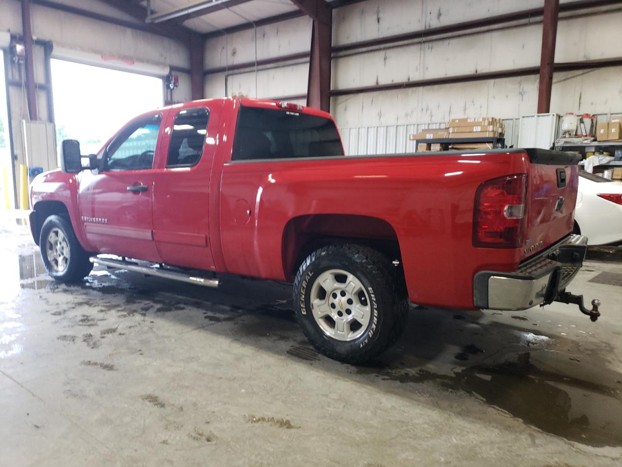 2009 Chevrolet Silverado - Image 2