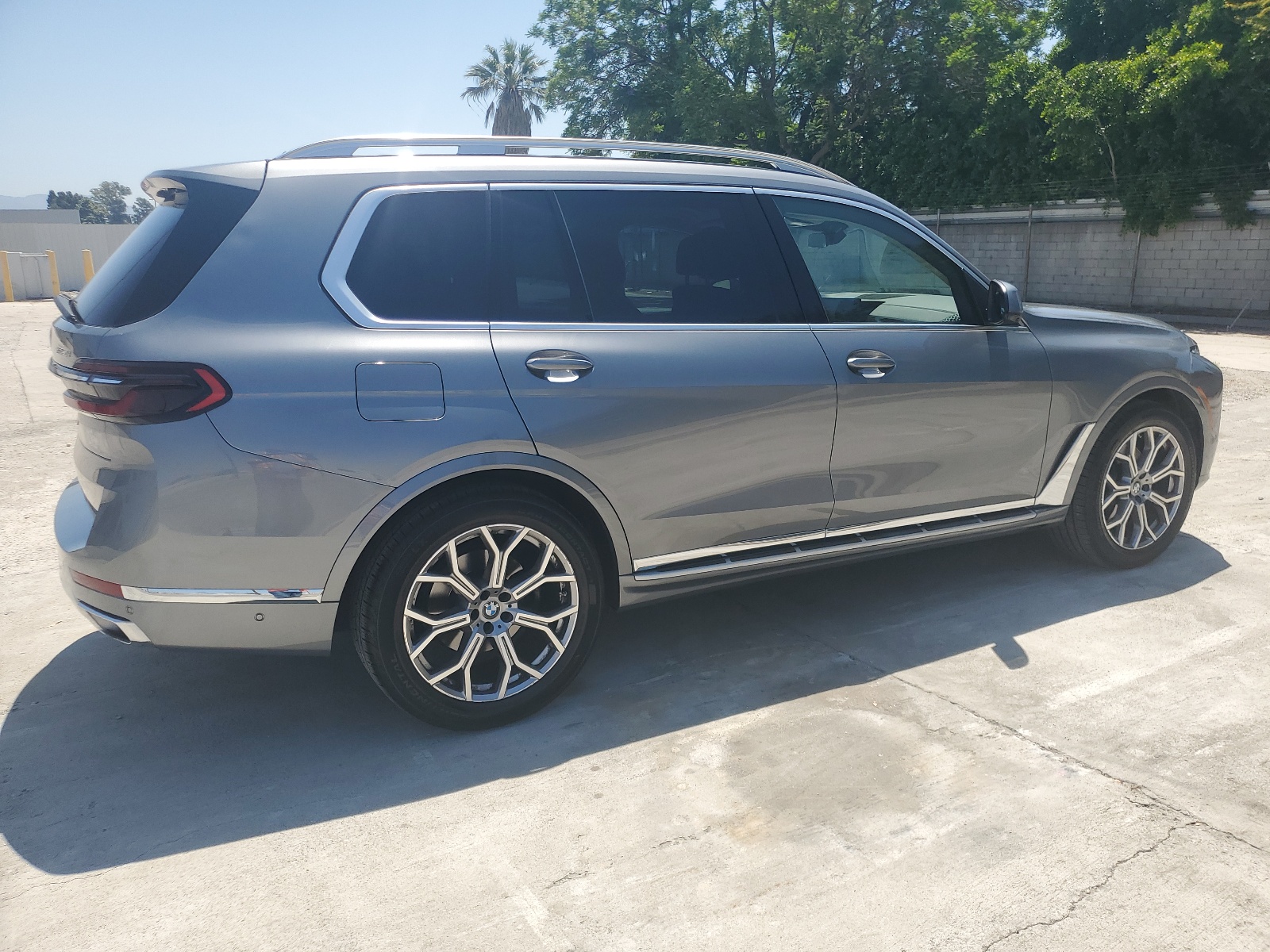 2023 BMW X7 xDrive40I vin: 5UX23EM03P9P12370